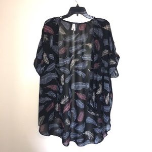 Feather print kimono